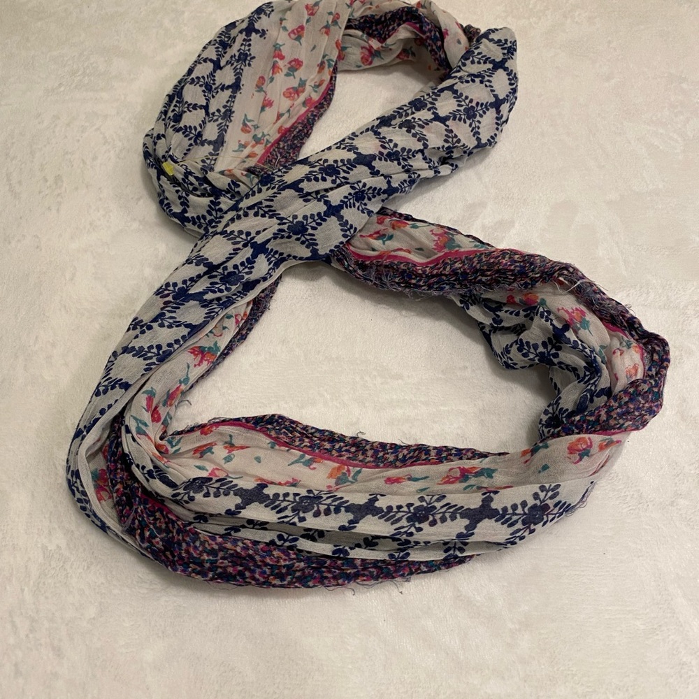 Infinity scarf - Picture 3 of 3